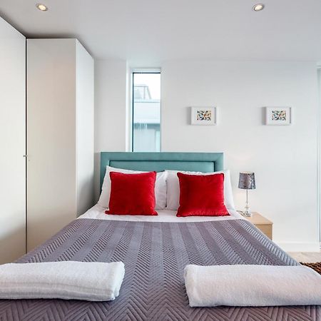 Premium Apartments By Excel Лондон Экстерьер фото