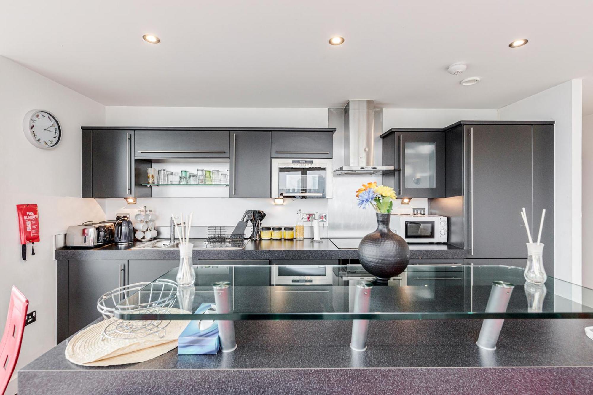 Premium Apartments By Excel Лондон Экстерьер фото