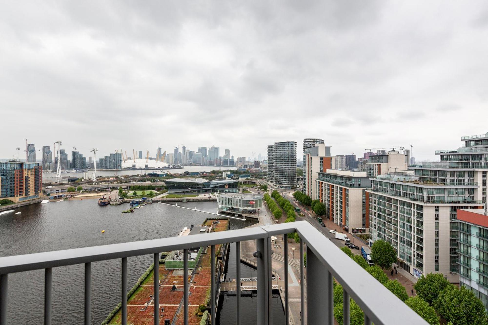 Premium Apartments By Excel Лондон Экстерьер фото